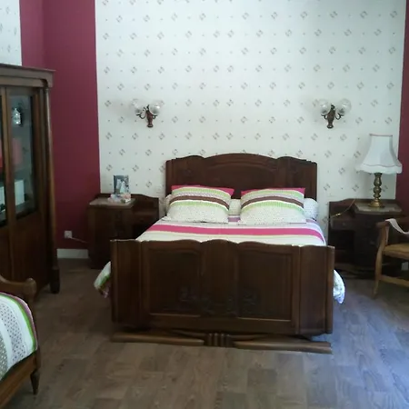 Mas Du Trezon Couette-café 3*