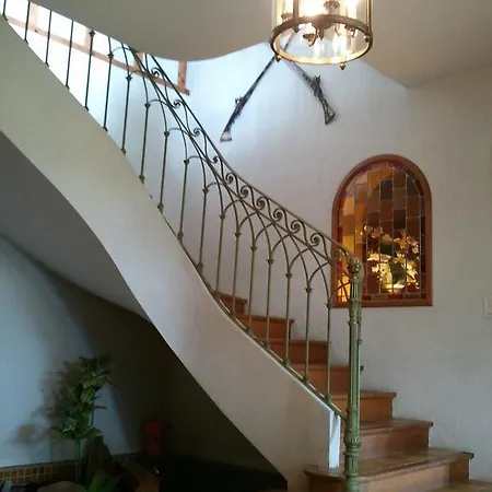 Mas Du Trezon Bed & Breakfast *