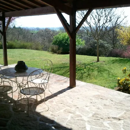 Mas Du Trezon Bed & Breakfast