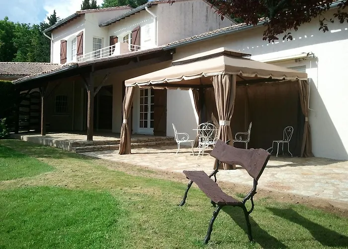 Panzió Mas Du Trezon Cholet