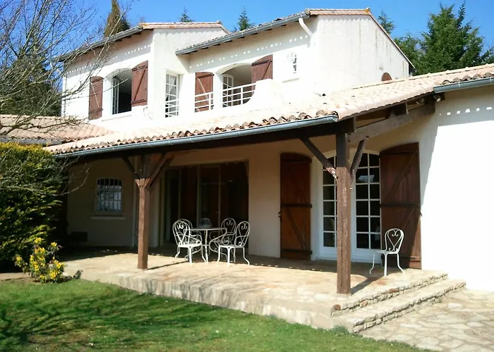 Bed & Breakfast Mas Du Trezon 3*